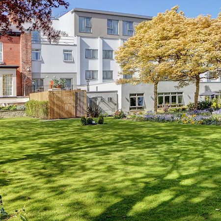 Best Western Plus Pinewood Manchester Airport-Wilmslow Hotel Eksteriør billede