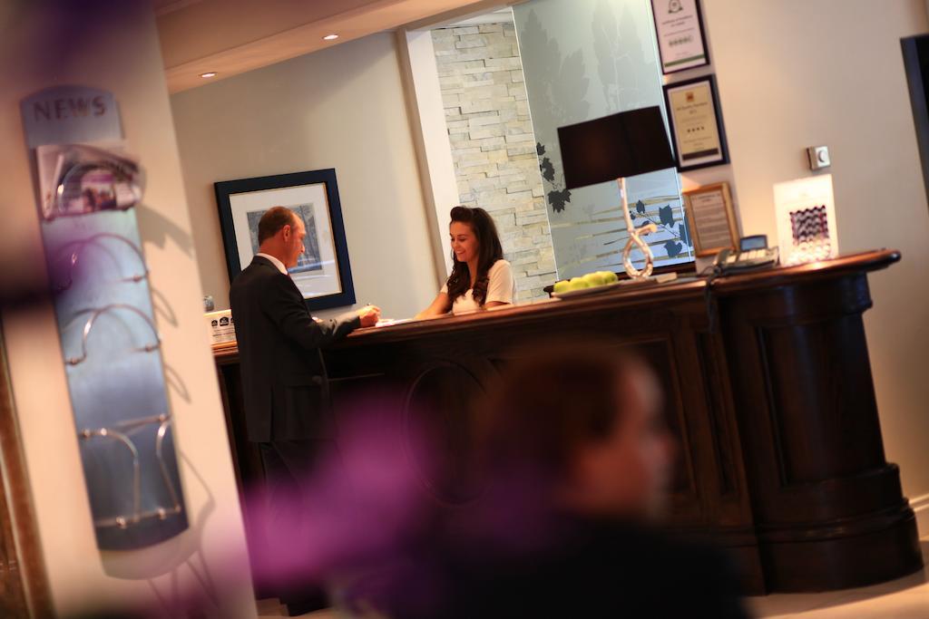 Best Western Plus Pinewood Manchester Airport-Wilmslow Hotel Eksteriør billede